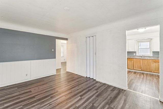 991 S Ballenger Highway, Flint, MI 48532