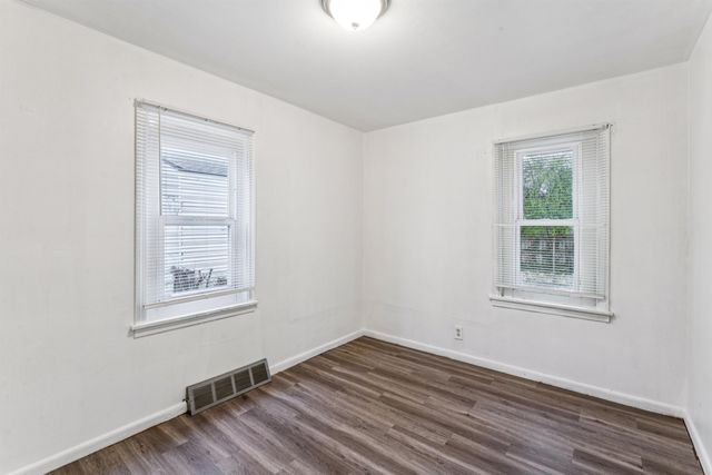 991 S Ballenger Highway, Flint, MI 48532