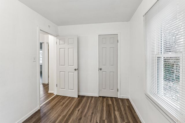 991 S Ballenger Highway, Flint, MI 48532