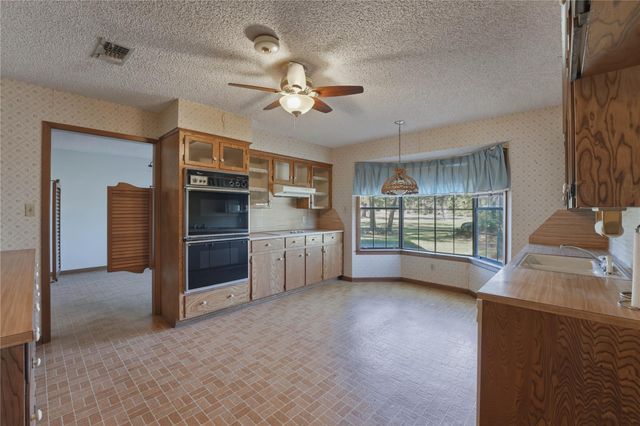 414 Giese Lane, La Grange, TX 78945