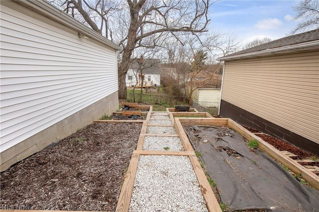 401 Moody Street, Akron, OH 44305