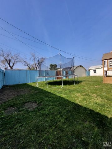 203 E Moneta Avenue, Bakersfield, CA 93308