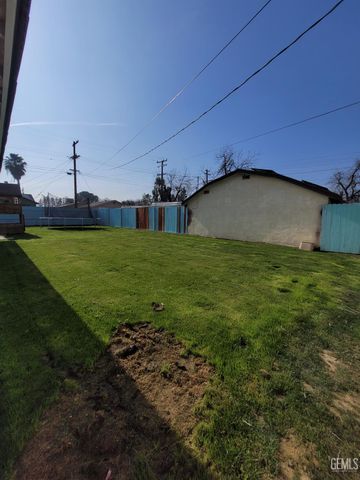 203 E Moneta Avenue, Bakersfield, CA 93308