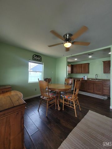 203 E Moneta Avenue, Bakersfield, CA 93308