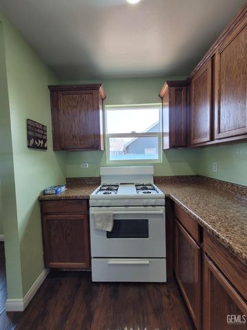 203 E Moneta Avenue, Bakersfield, CA 93308