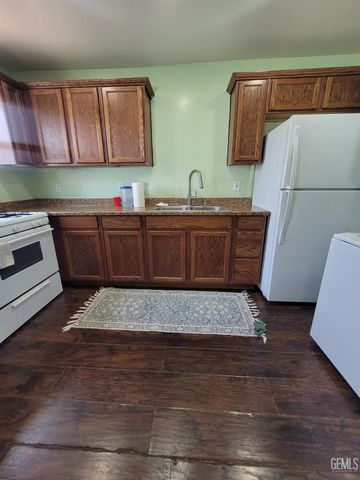 203 E Moneta Avenue, Bakersfield, CA 93308