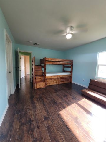 203 E Moneta Avenue, Bakersfield, CA 93308