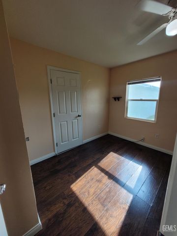 203 E Moneta Avenue, Bakersfield, CA 93308