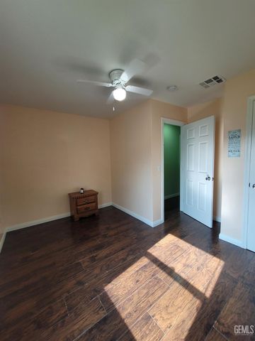 203 E Moneta Avenue, Bakersfield, CA 93308