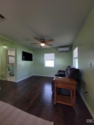 203 E Moneta Avenue, Bakersfield, CA 93308