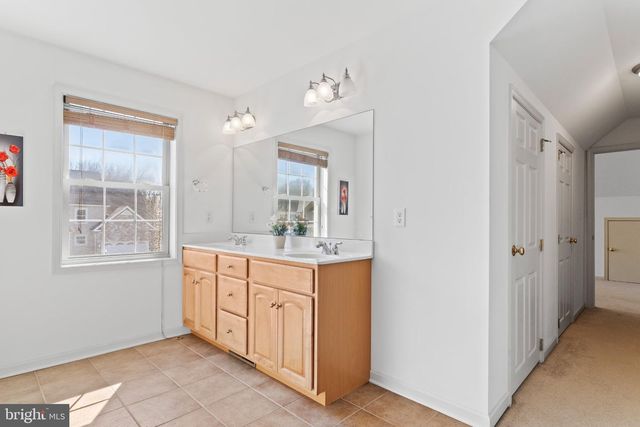 46 STONE RUN DR, Mechanicsburg, PA 17050