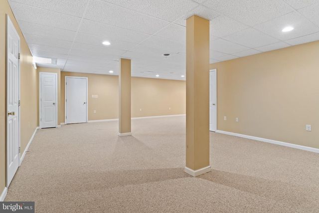 46 STONE RUN DR, Mechanicsburg, PA 17050