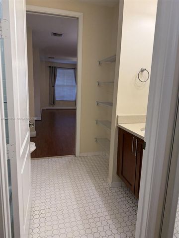 1333 SW 4th Ct 1333, Fort Lauderdale, FL 33312