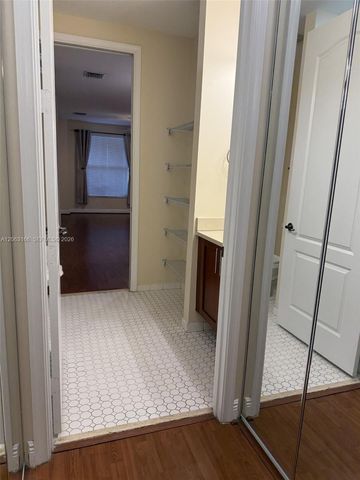 1333 SW 4th Ct 1333, Fort Lauderdale, FL 33312