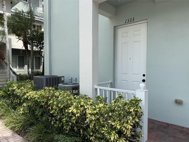 1333 SW 4th Ct 1333, Fort Lauderdale, FL 33312
