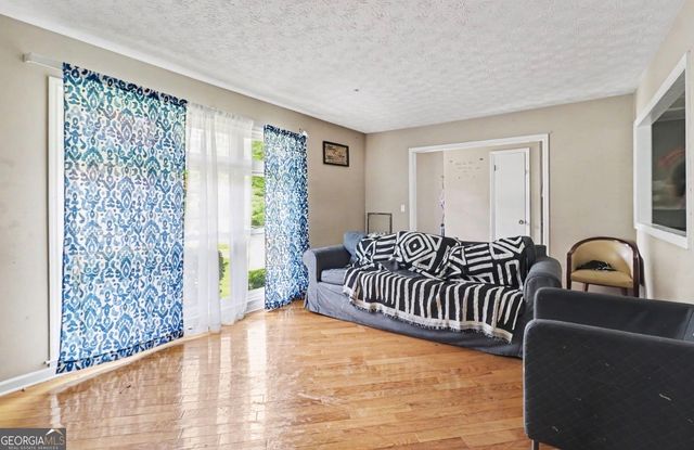 5913 Old Forrest Way, Douglasville, GA 30135