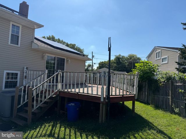812 W 3RD AVE, Runnemede, NJ 08078