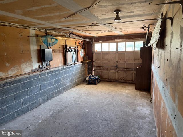 812 W 3RD AVE, Runnemede, NJ 08078