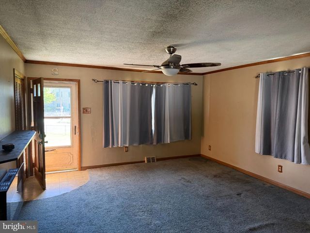 812 W 3RD AVE, Runnemede, NJ 08078