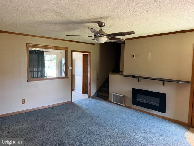 812 W 3RD AVE, Runnemede, NJ 08078