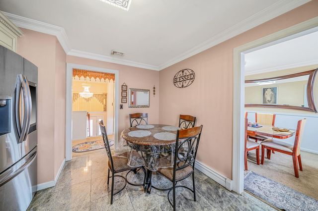 105 Arlington Street, Mineola, NY 11501