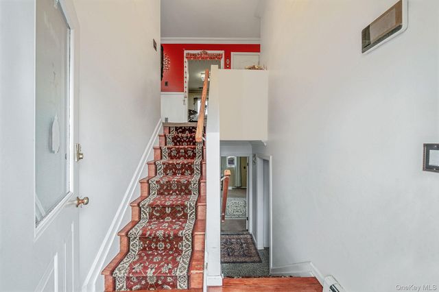 105 Arlington Street, Mineola, NY 11501