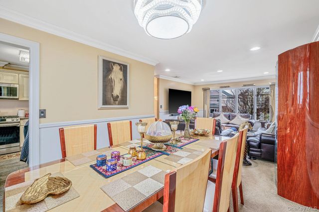 105 Arlington Street, Mineola, NY 11501