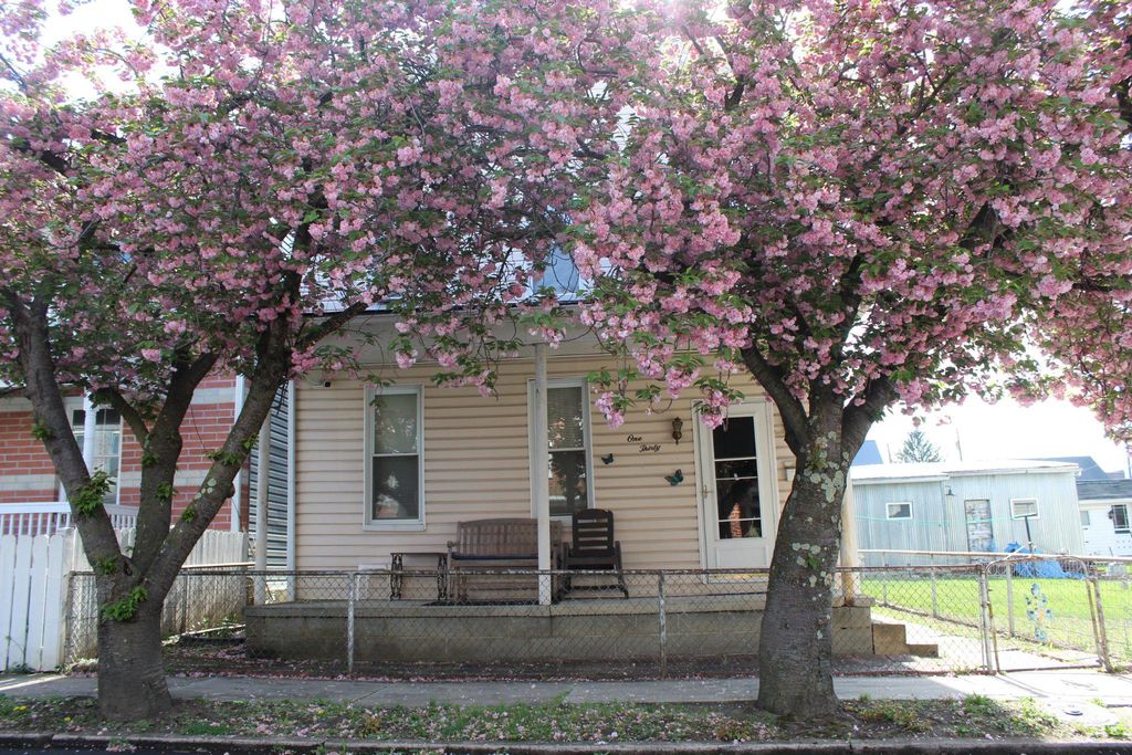 Image 1 of property listing at 130 OAK ST, Cumberland, MD 21502