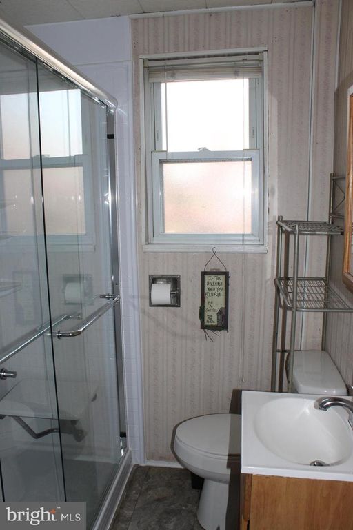 Image 16 of property listing at 130 OAK ST, Cumberland, MD 21502