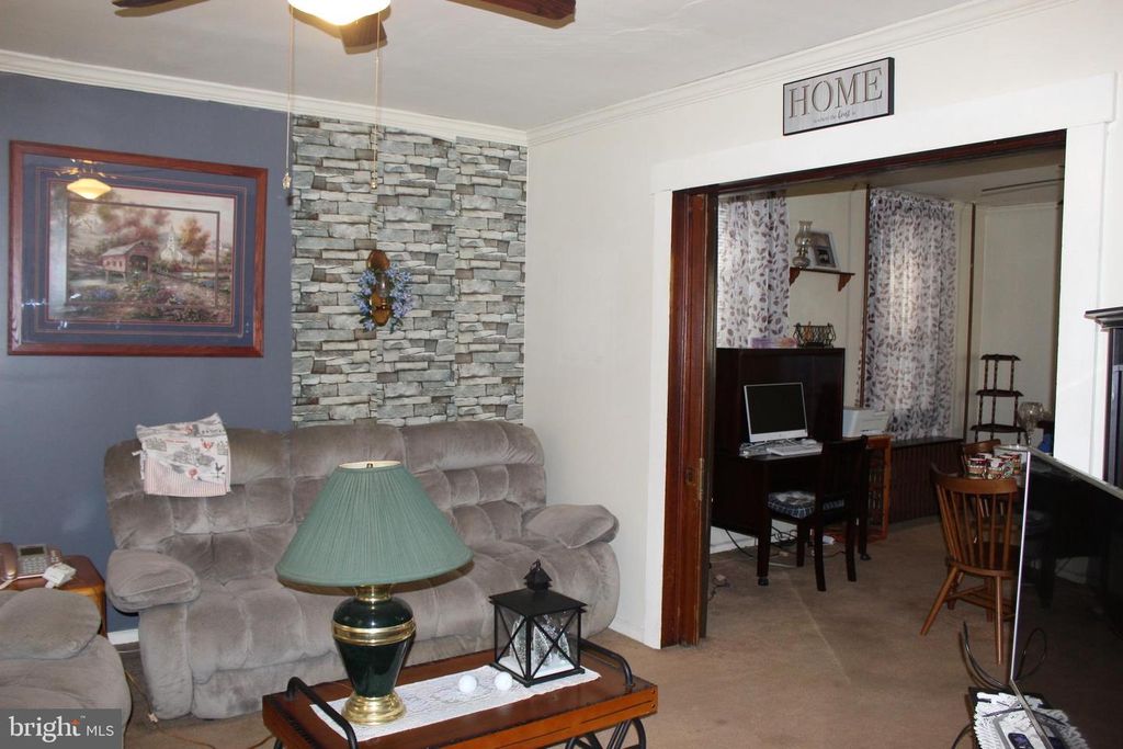 Image 7 of property listing at 130 OAK ST, Cumberland, MD 21502