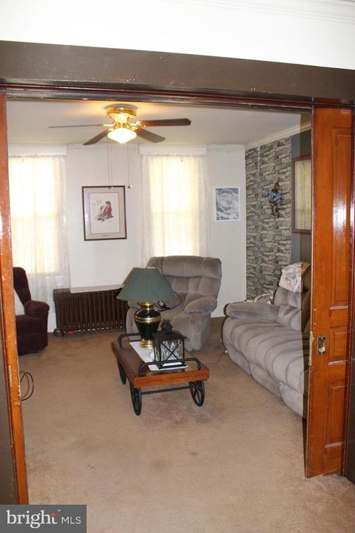 Image 8 of property listing at 130 OAK ST, Cumberland, MD 21502