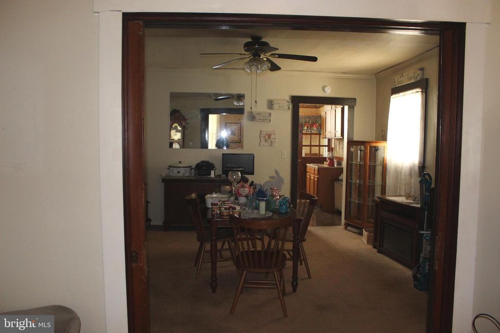 Image 9 of property listing at 130 OAK ST, Cumberland, MD 21502