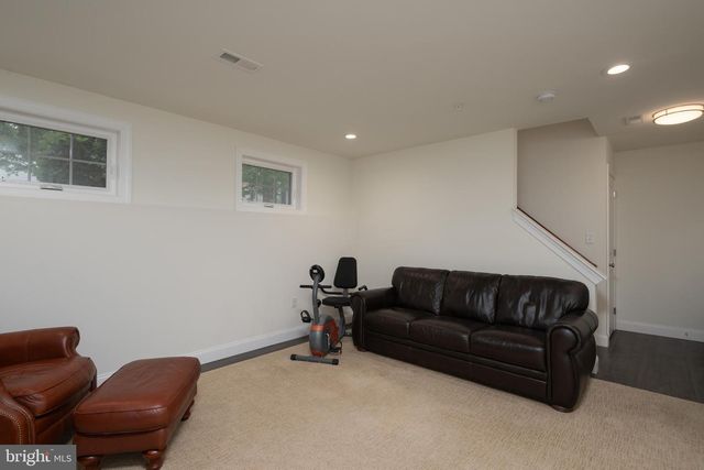 114 HARTZELS LN, Chalfont, PA 18914