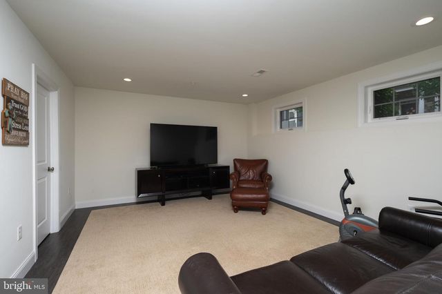114 HARTZELS LN, Chalfont, PA 18914