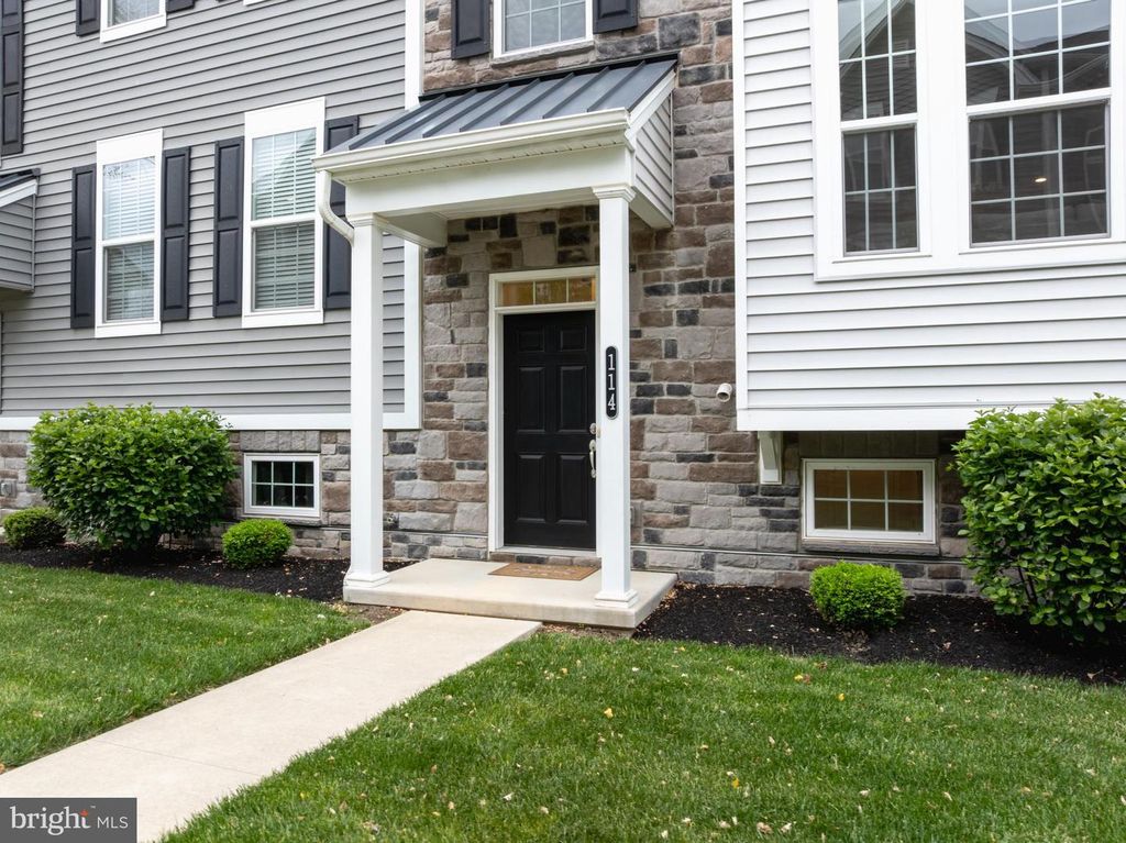 114 HARTZELS LN, Chalfont, PA 18914