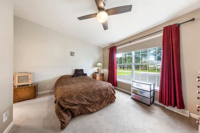 915 E Kentucky Street, Princeton, IN 47670