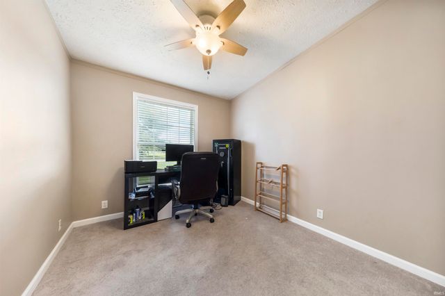 915 E Kentucky Street, Princeton, IN 47670