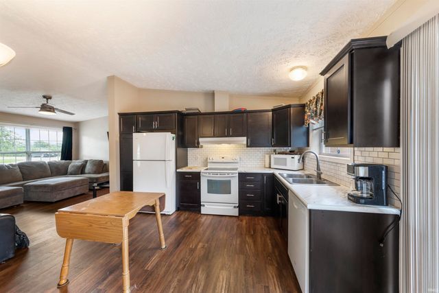 915 E Kentucky Street, Princeton, IN 47670