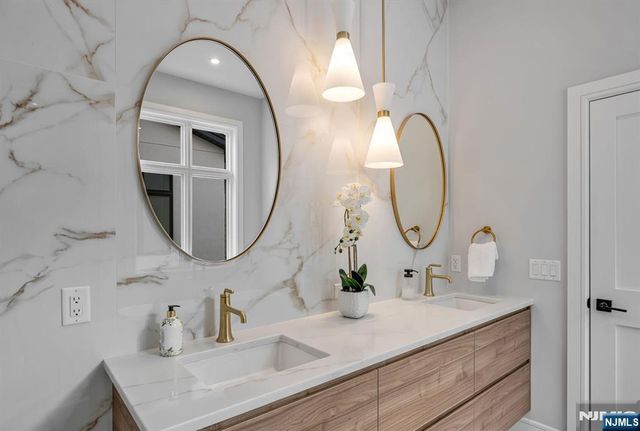 2447 Camner Street, Fort Lee, NJ 07024