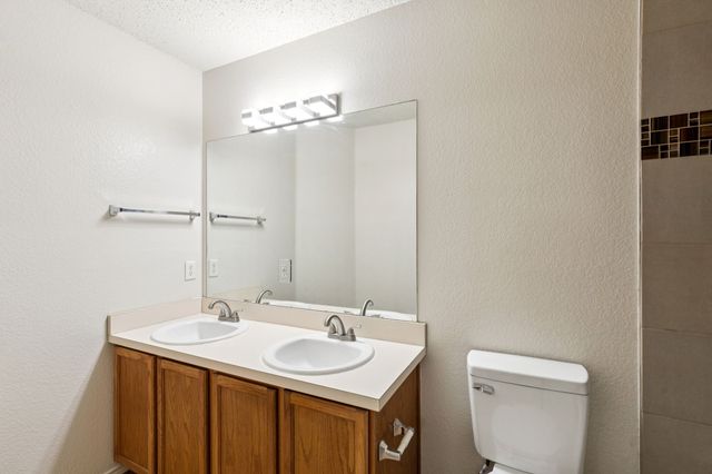 1400 Caleo Drive, Glenn Heights, TX 75154