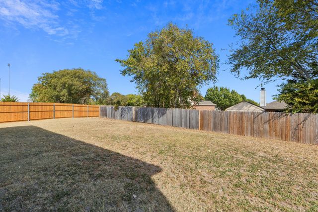 1400 Caleo Drive, Glenn Heights, TX 75154