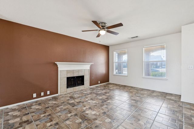 1400 Caleo Drive, Glenn Heights, TX 75154