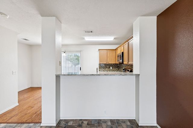 1400 Caleo Drive, Glenn Heights, TX 75154