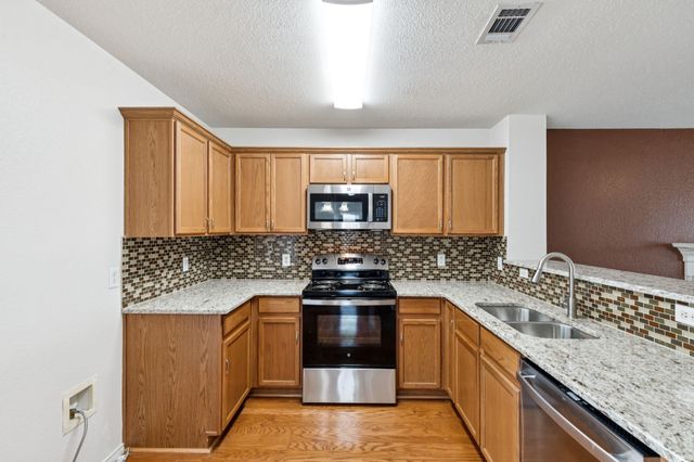 1400 Caleo Drive, Glenn Heights, TX 75154