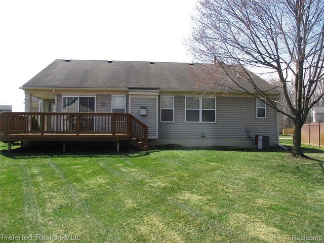 9153 Lakewood Drive, Whitmore Lake, MI 48189