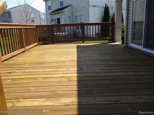 9153 Lakewood Drive, Whitmore Lake, MI 48189