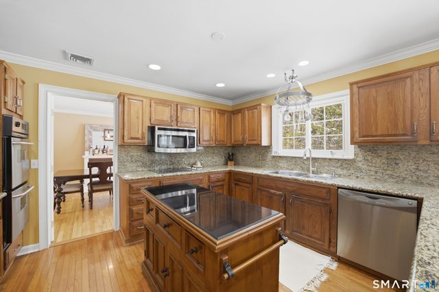 27 Lumanor Drive, Stamford, CT 06903