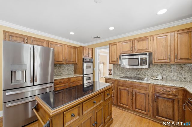 27 Lumanor Drive, Stamford, CT 06903