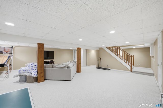 27 Lumanor Drive, Stamford, CT 06903