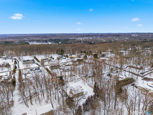 27 Lumanor Drive, Stamford, CT 06903